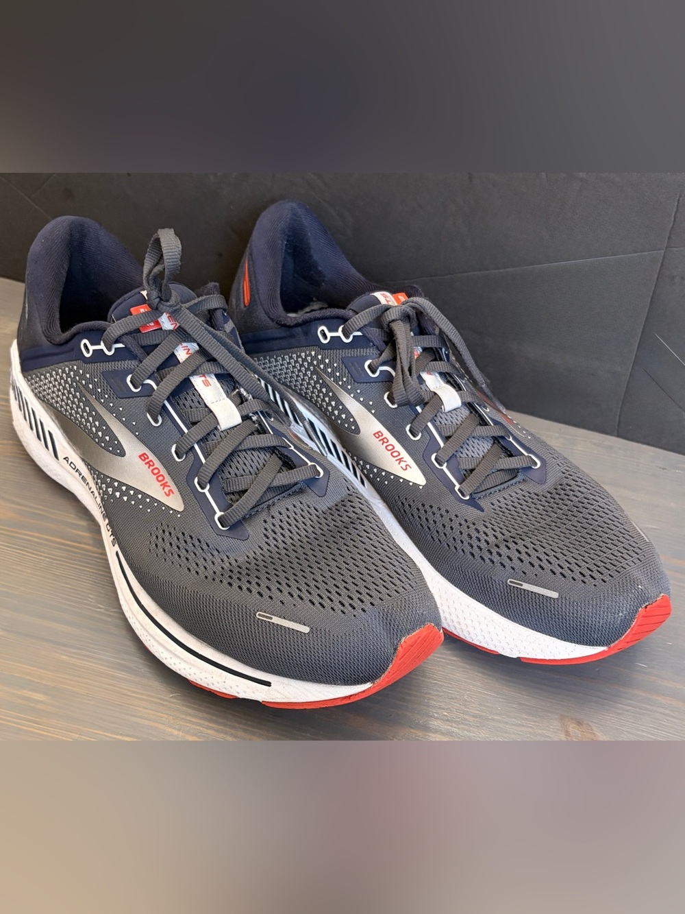 Brooks Adrenaline GTS Men's Size 13 D Running Shoes Gray Navy 1103651D435